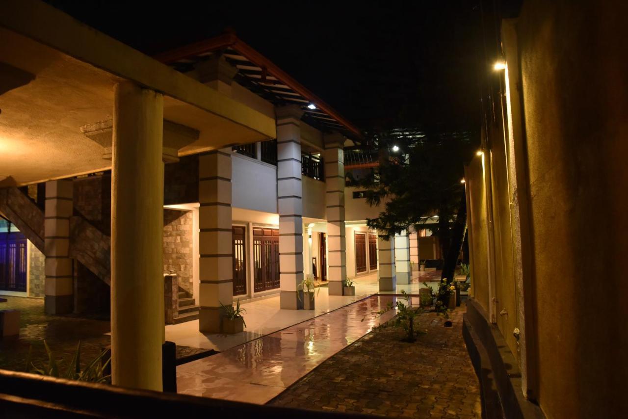 New Ocean Hill Hotel Hikkaduwa Zewnętrze zdjęcie